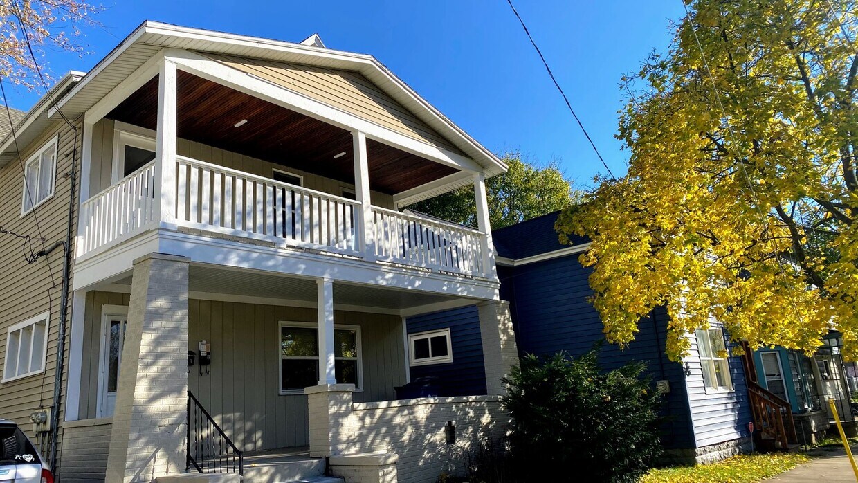 Foto principal - 818 Alpine Ave NW