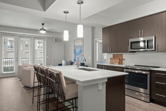 Building Photo - Legacy Rochester Hills Apartments