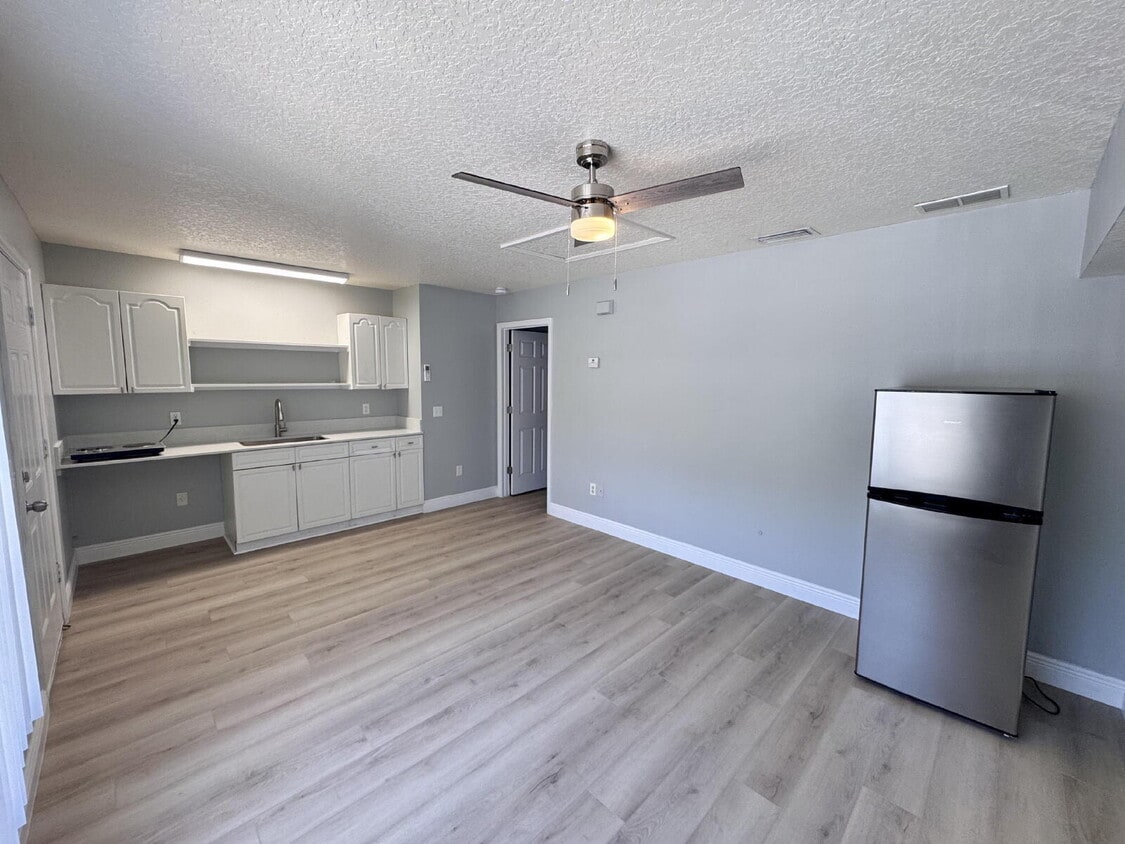 Primary Photo - For Rent – Cozy 1 Bed / 1 Bath Unit in Dav...