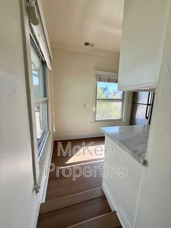 Foto del edificio - 2144 1/2 First Avenue