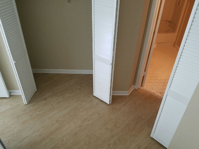 Bedroom & Bath - 900 19th Ave S