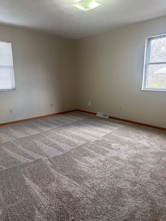 Foto del edificio - 450 Hutton Ln