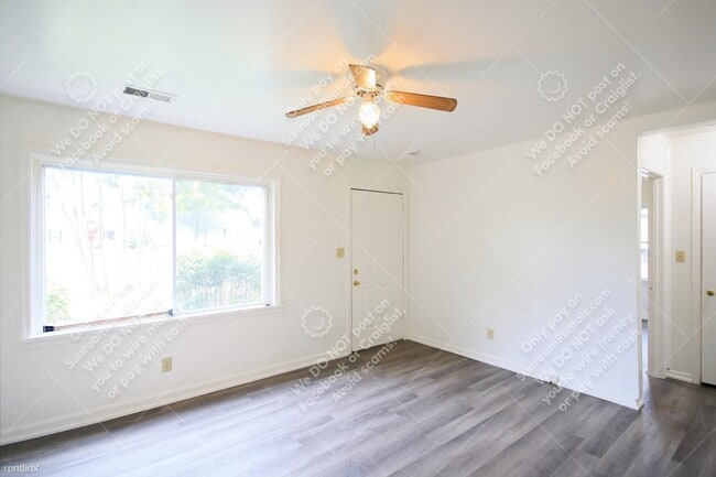 Building Photo - 3 br, 1 bath House - 2884 Woodland Ave