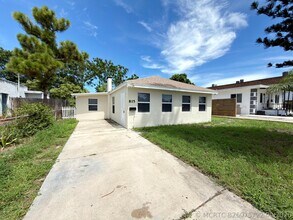 Building Photo - 815 Bayberry Dr