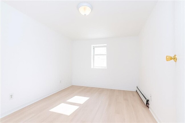 Building Photo - 434 39th St