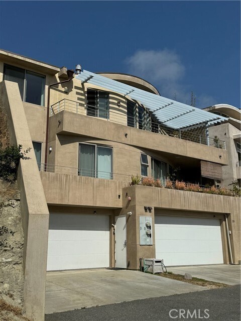 Building Photo - 320 Loma Terrace