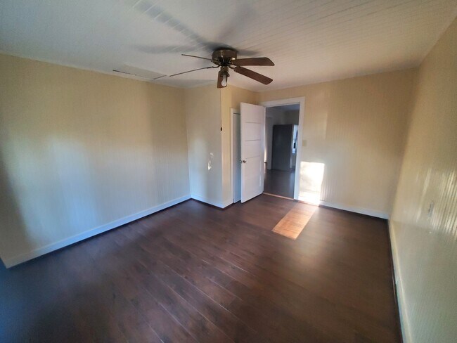 Building Photo - 1040 Franks Ln