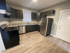 Building Photo - 90 28th St