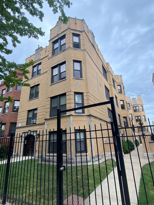 3077 N Davlin Ct Unit 1W, Chicago, IL 60618 - Apartments in Chicago, IL ...