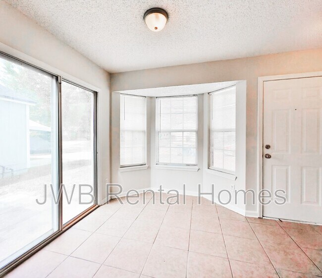 Foto del edificio - 5119 Somerton Ct