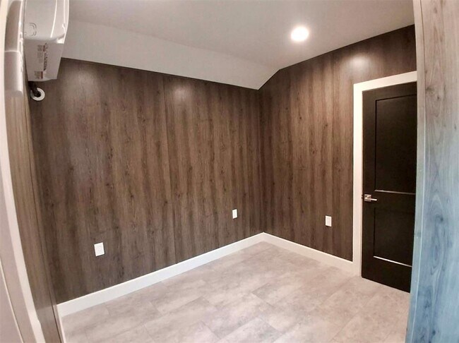 Building Photo - 303 S Arkansas Ave