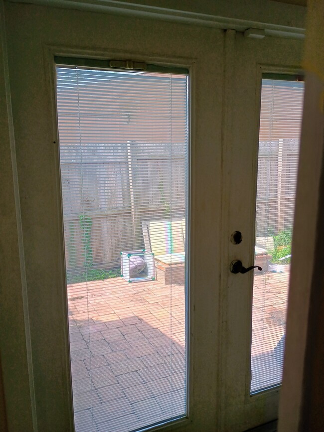 Master facing back Courtyard - 500 N Jefferson Ave