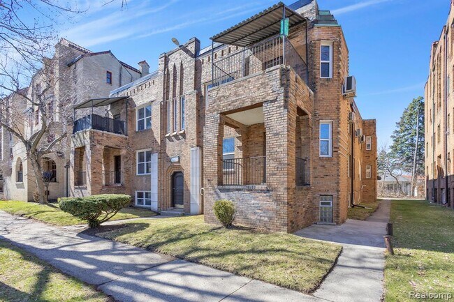 Foto del edificio - 17701 Manderson Rd