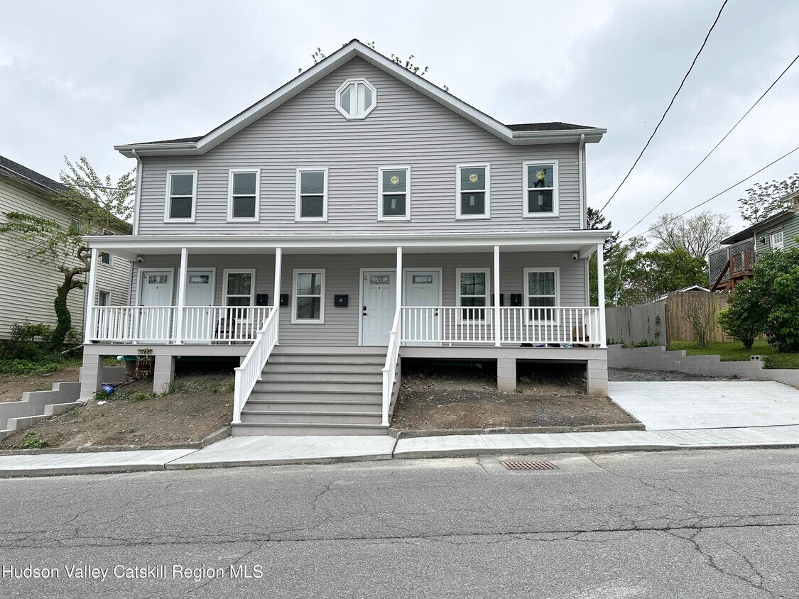 Primary Photo - 61 Thompson St