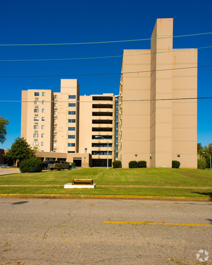 Foto principal - Birmingham Towers Apartments