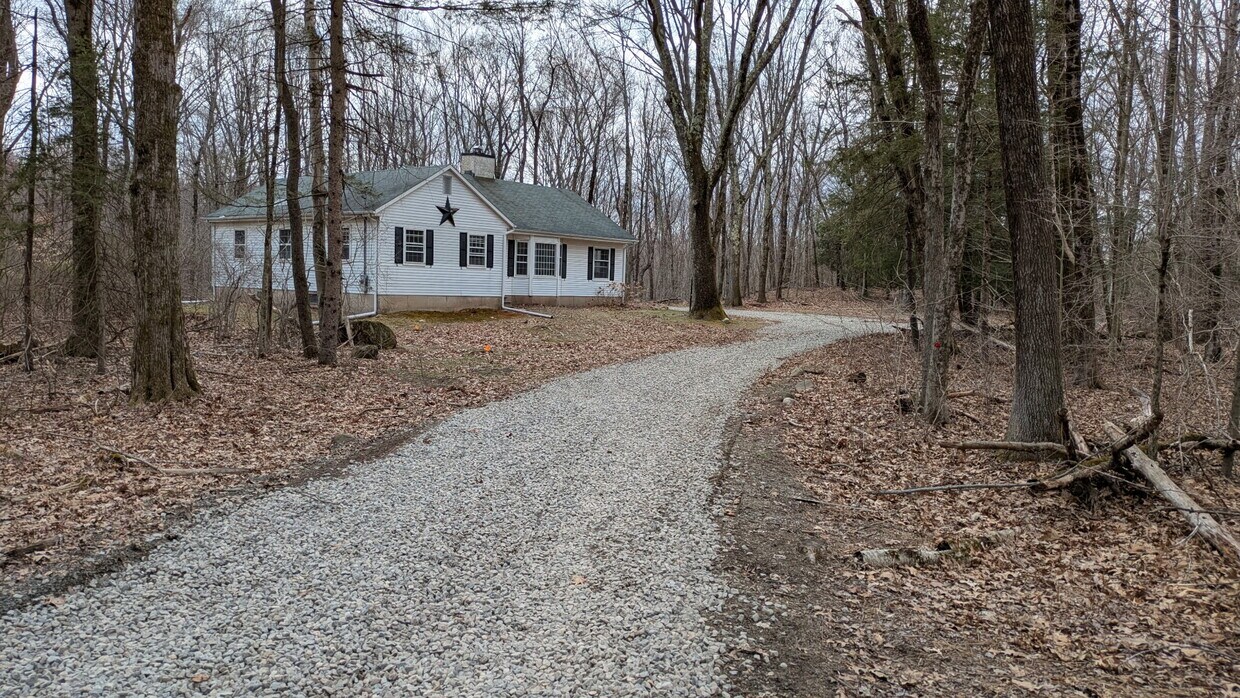 Primary Photo - 631 Litchfield Tpke