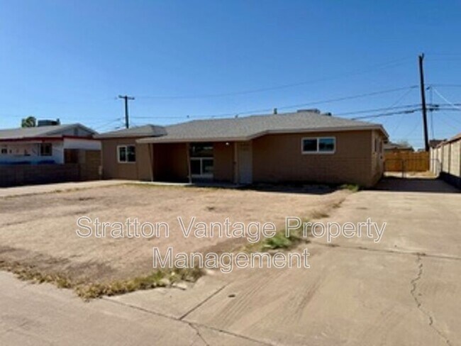 Building Photo - 2812 W Montecito Ave
