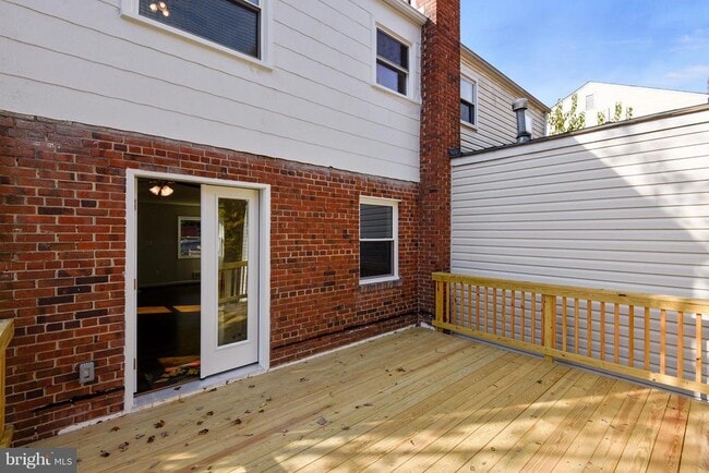 Building Photo - 2324 Riverview Terrace