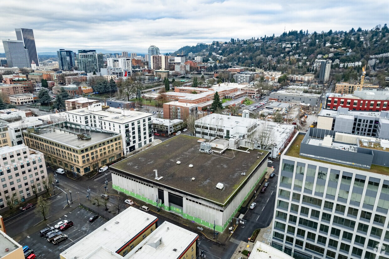 Construction Dec 2021 - Byline