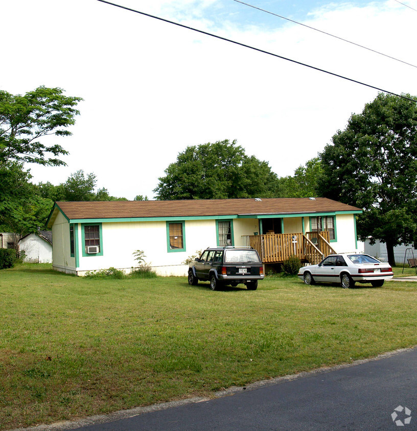 Building Photo - Bay Creek Mobile Home Park