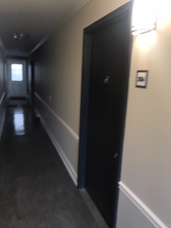Building Photo - 105 N Elm St