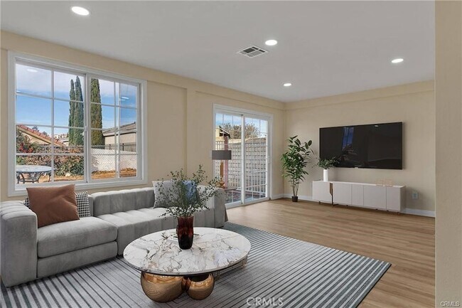 Foto del edificio - 12802 Rain Shadow Rd