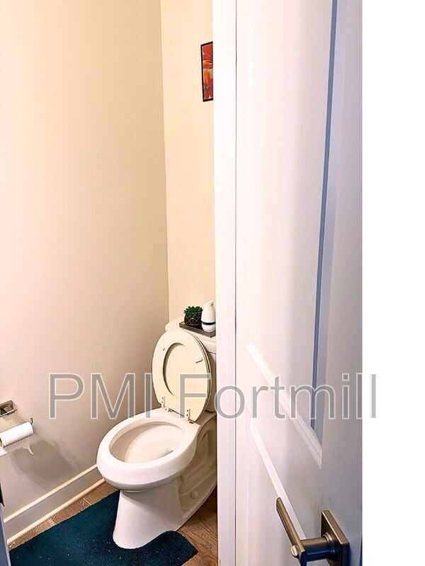 Foto del edificio - 246 Russell Br Ln