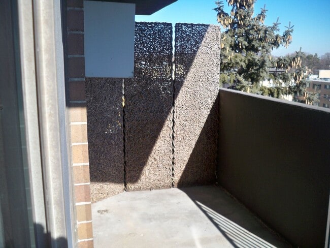 Building Photo - 2800 W 44th St