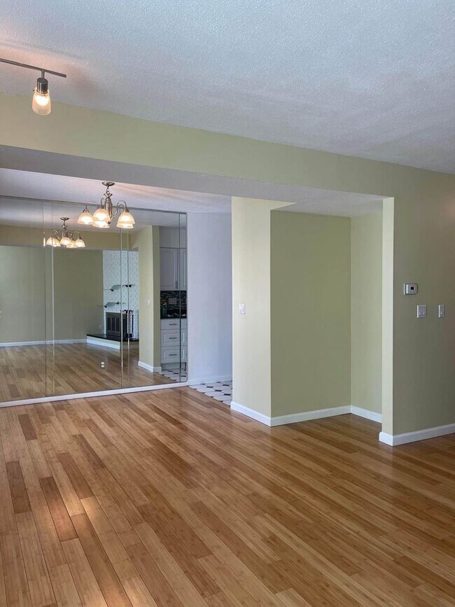 12 Peddlars Dr Unit 12, Branford, CT 06405 Condo for Rent in Branford