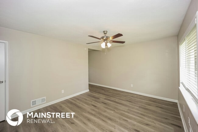 Building Photo - 8904 Channing Dr