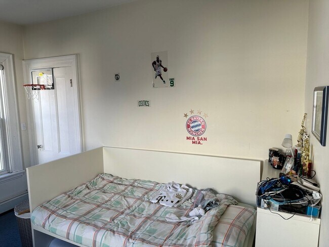 Foto del edificio - 3+ Bed * Newtonville