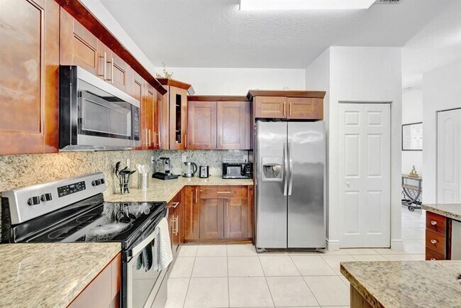 Foto del edificio - 1816 SW 21st St