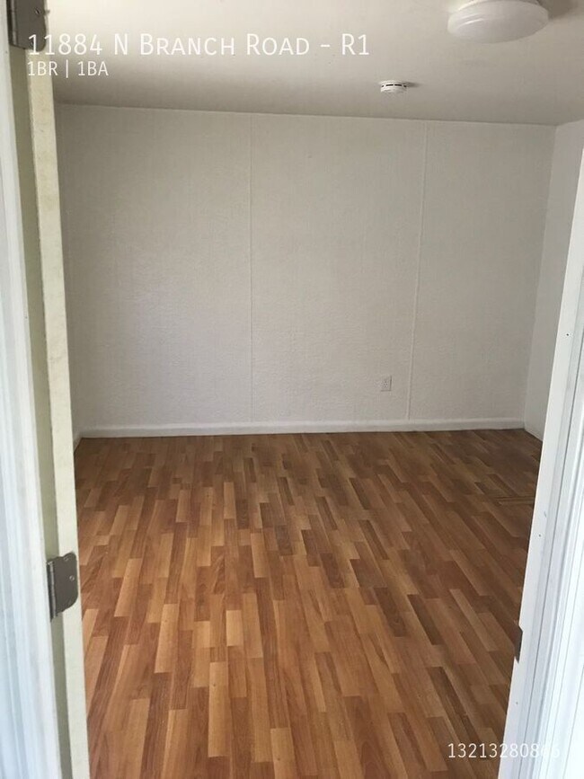 Foto del edificio - 11884 N Branch Rd