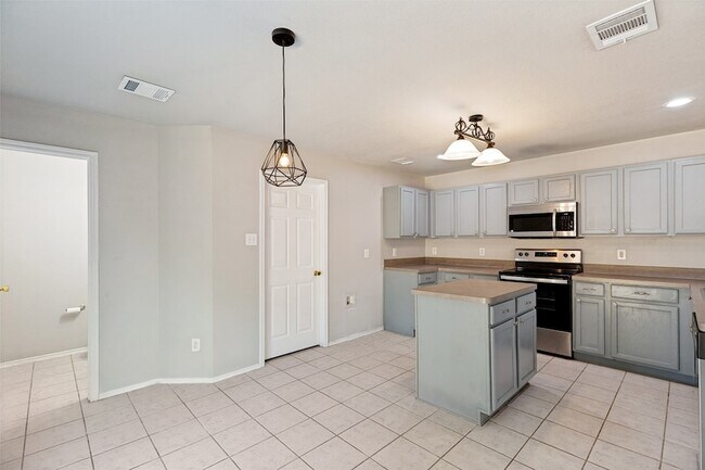 Building Photo - 2525 Mesa Valley Dr