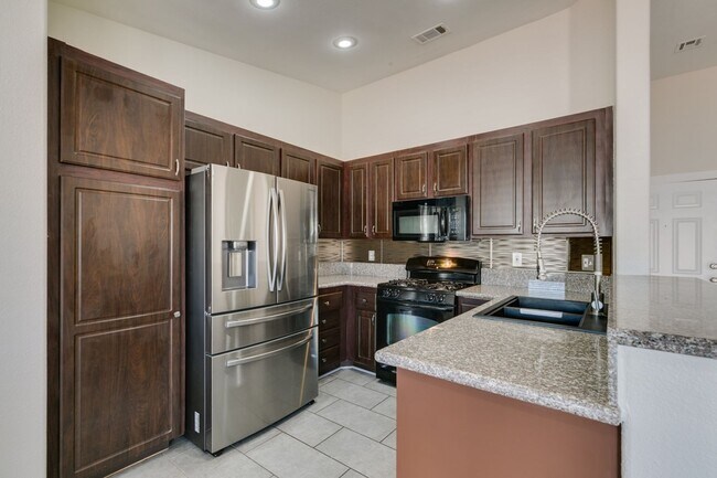 Foto del edificio - Charming 3-Bedroom Home in N Las Vegas