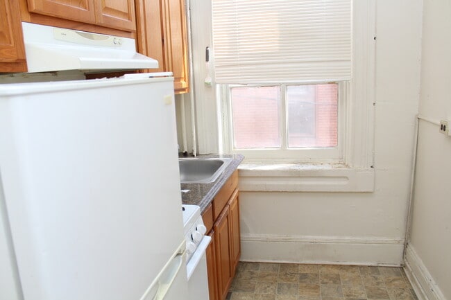 Building Photo - 213 W Lanvale St