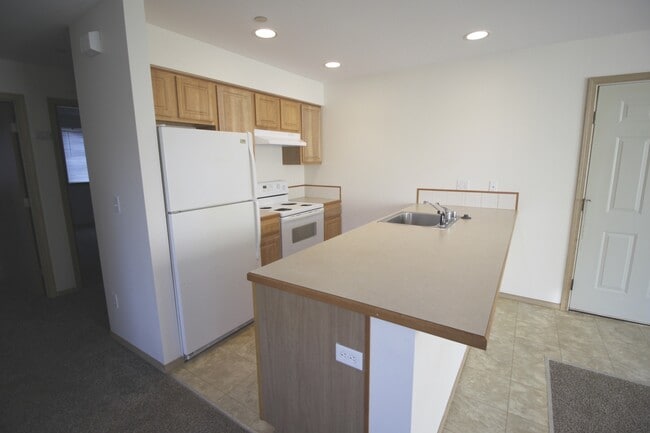 Building Photo - 12438 Roseberg Ave S