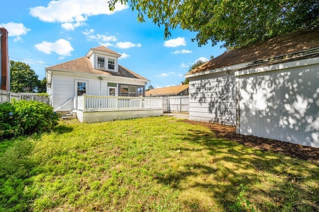 Foto del edificio - Bright & Comfortable North Providence Sing...
