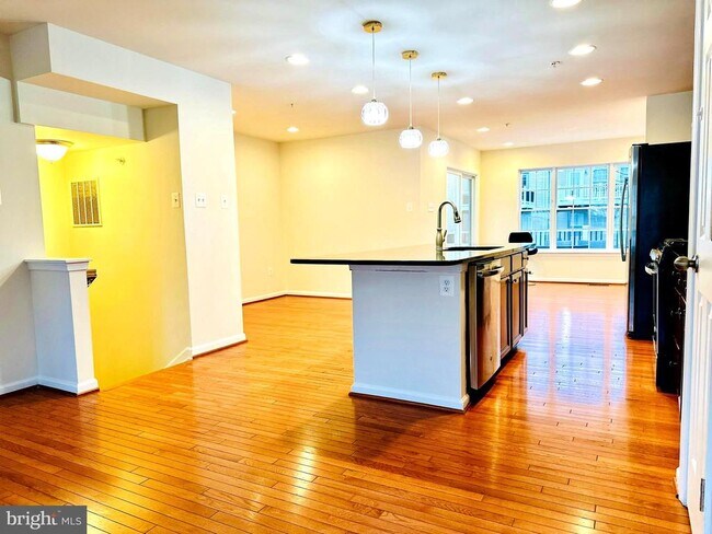 Building Photo - 9312 Silver Charm Dr