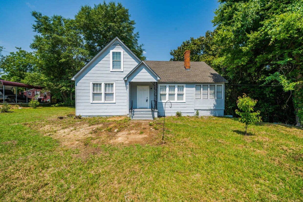 Primary Photo - 600 23rd Ave E