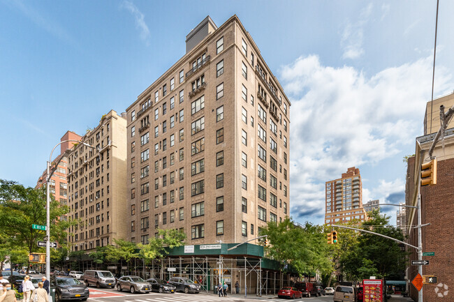 Located at a signalized intersection, the property is convenient and highly visible. - 151 East 80th Street