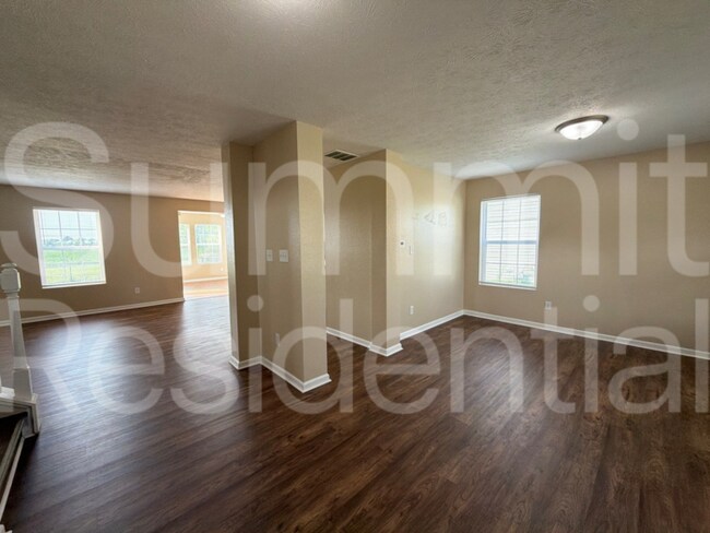 Building Photo - 8005 Harshaw Dr