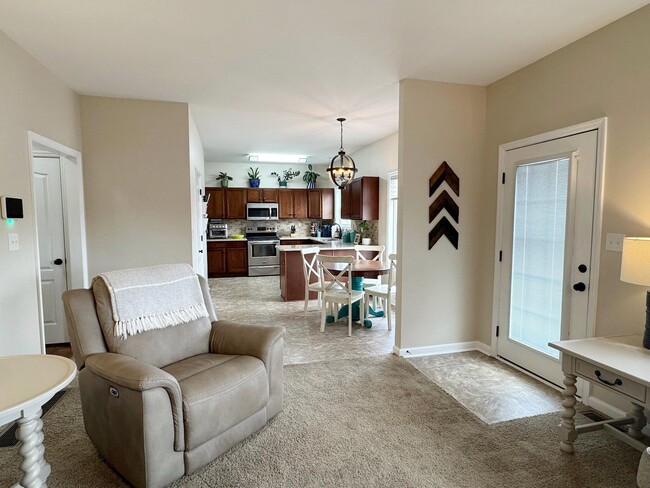 Foto del edificio - 2688 Woodlawn Way