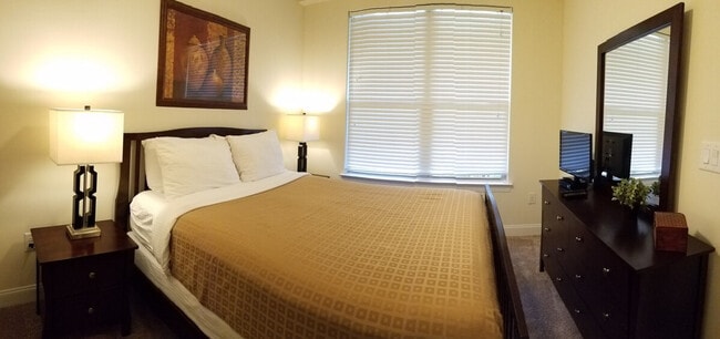 Building Photo - 5720 Carnegie Blvd