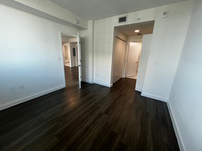 Foto del edificio - 1344 NE Miami Ct