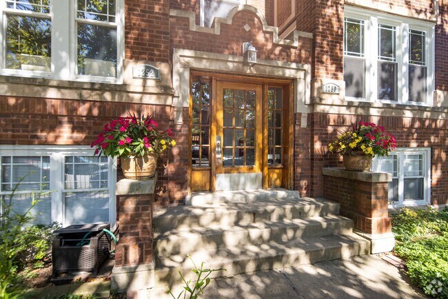 Entrance - 1250-1252 W Hood Ave
