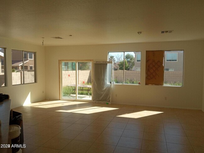 Foto del edificio - 13609 W San Juan Ave