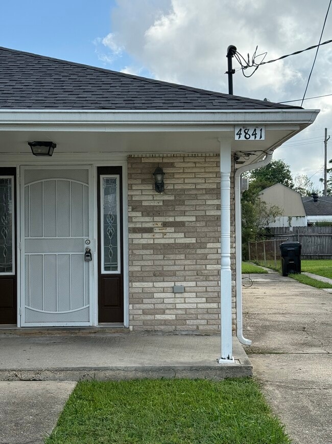 Building Photo - 4841 Bonita Dr