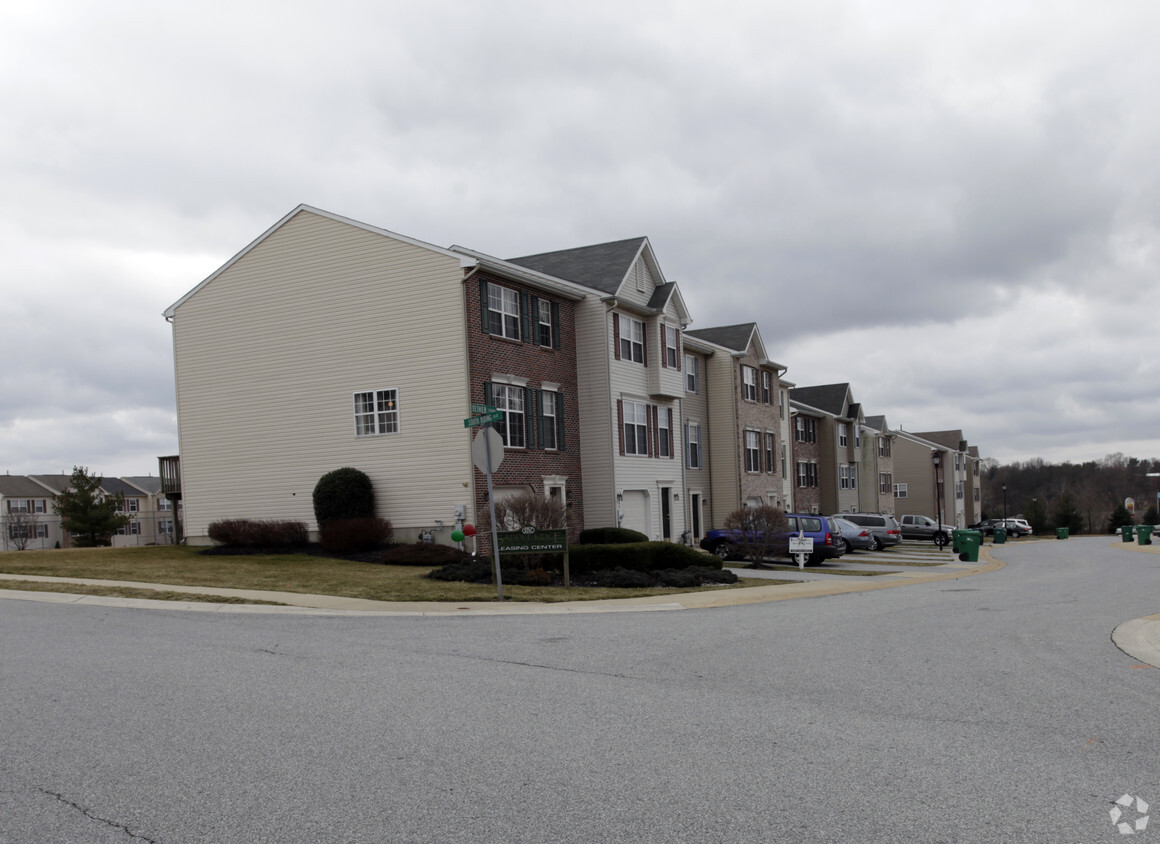 Building Photo - Saddle Ridge Duplexes