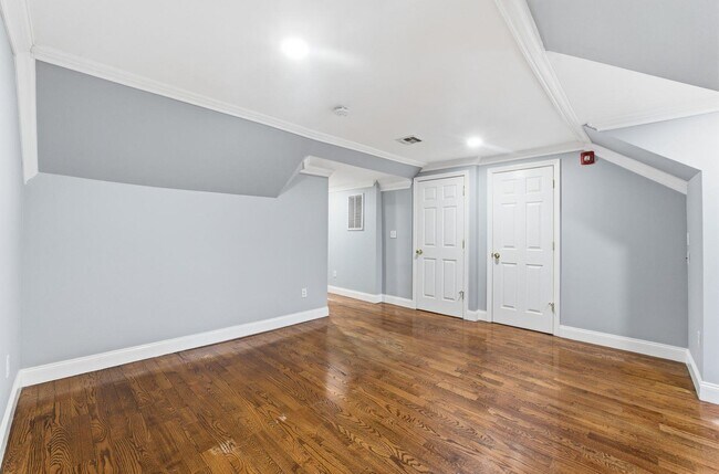 Foto del edificio - 168 New York Ave